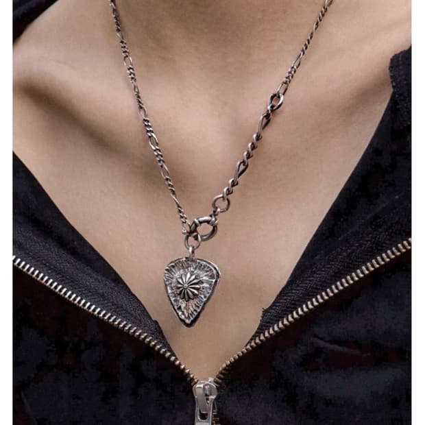 포그서비스 목걸이 구합니다