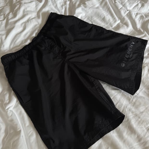 지방시 스윔팬츠 반바지