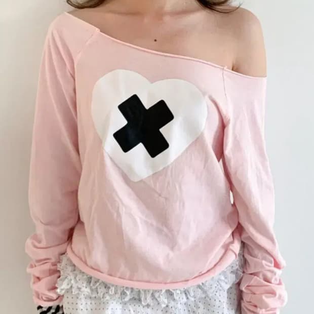 샵페어리 cross heart cut off t-shirt