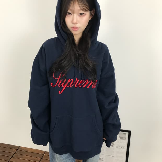 Supreme 24FW Script Logo Hoodie Navy
