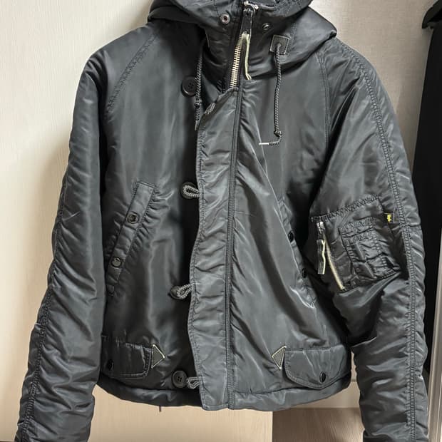 알파인더스트리 리메이크 크롭봄버 L