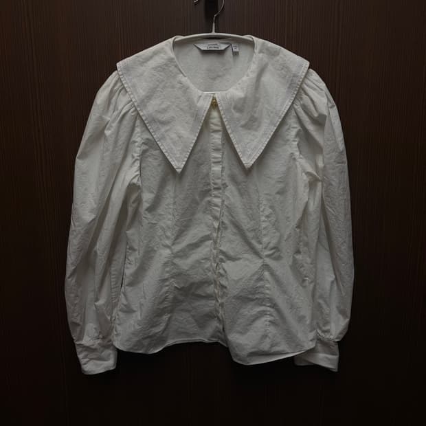 앤아더스토리즈 빅카라 블라우스 