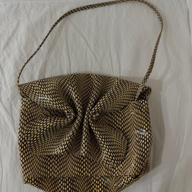 마리암나사르자데 핸드백