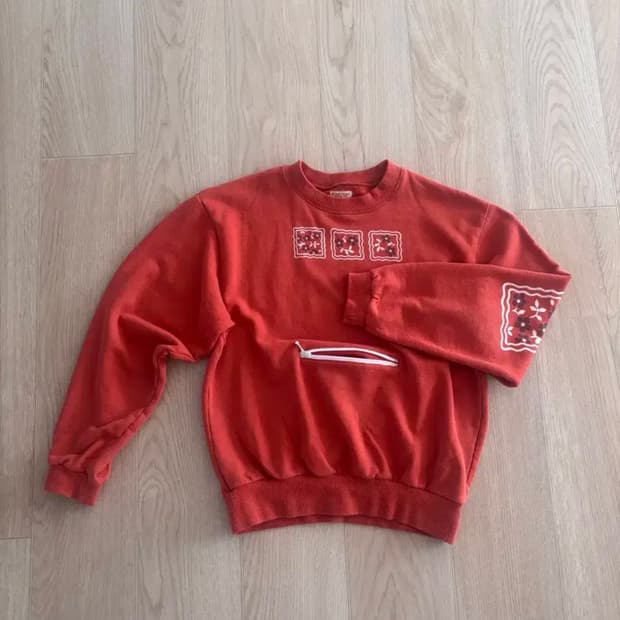 캐피탈 쿠키 맨투맨