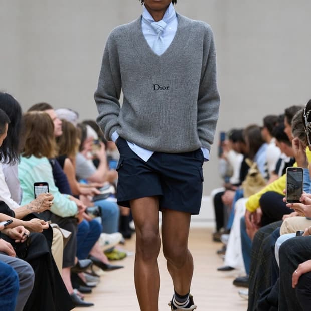 디올 자수 스웨터, 오버사이즈 핏