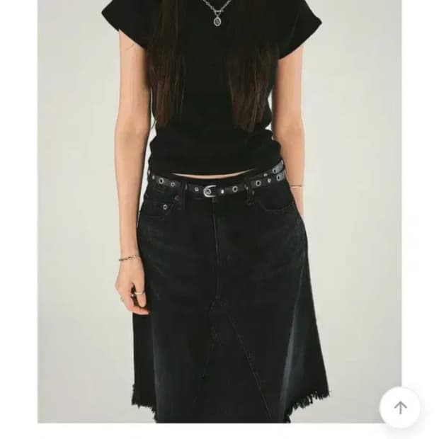 시크윈 F/W 니드 캡소매 소프트 베이직 반폴라 크롭티 블랙