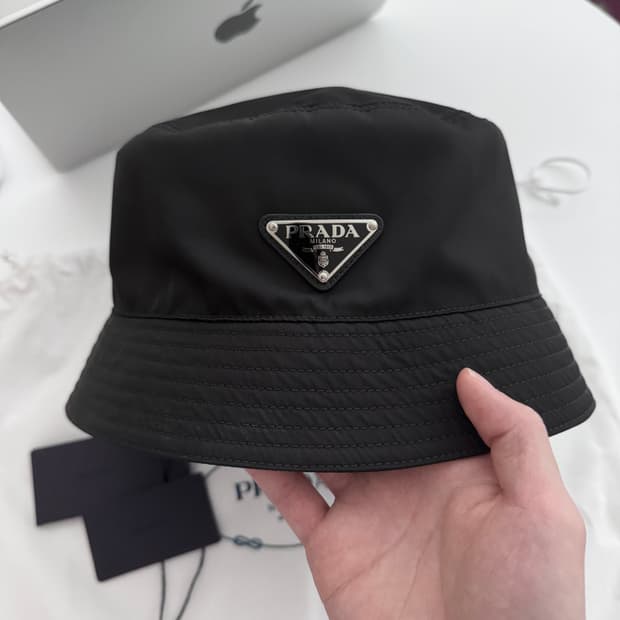 프라다 나일론 버킷햇 L 새상품급