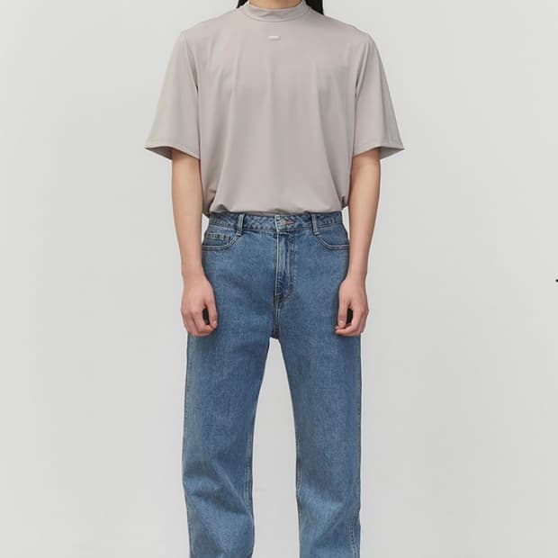 아모멘토 모크넥 반팔