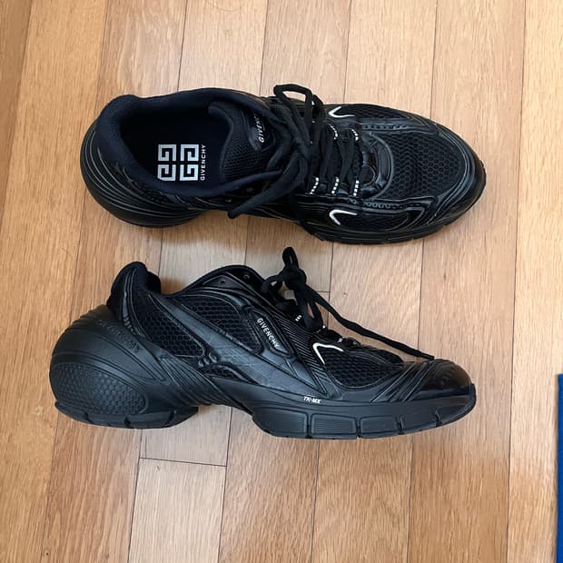 지방시 TK MX 43사이즈