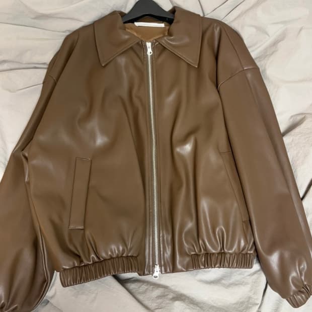 플레이스 스튜디오 비건 레더 오버핏 블루종