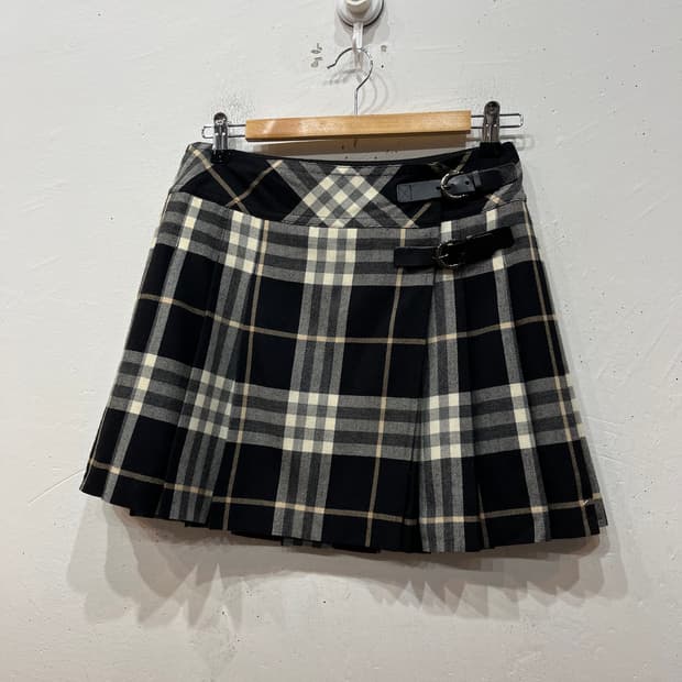 버버리 로우라이즈 퓨어울 랩스커트 치마 Made in JAPAN