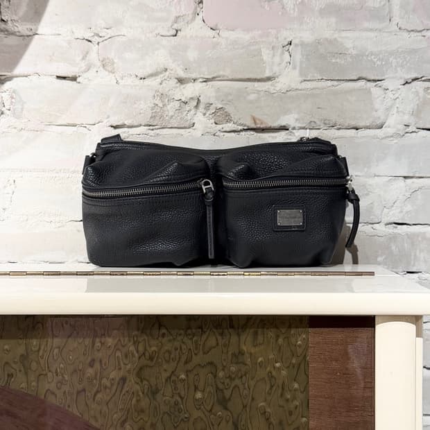 돌체앤가바나 블랙 레더 힙색