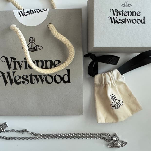 비비안 웨스트우드 릴리프 목걸이 