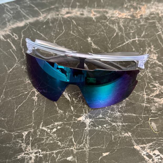 오클리 스페라 변색 제이드 선글라스