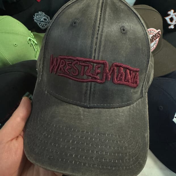 트래비스 스캇 캑터스 잭 x WWE 레슬매니아 캡 미시착 처분 