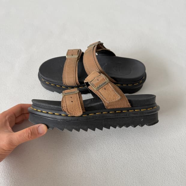 [UK4]닥터마틴(Dr.Marten) 샌들