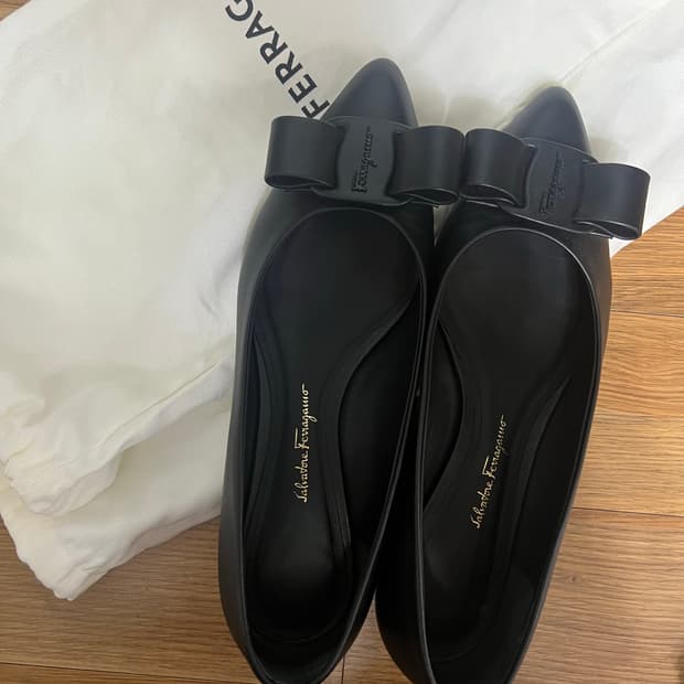 페레가모 뉴비바플랫 블랙 6.5 C볼