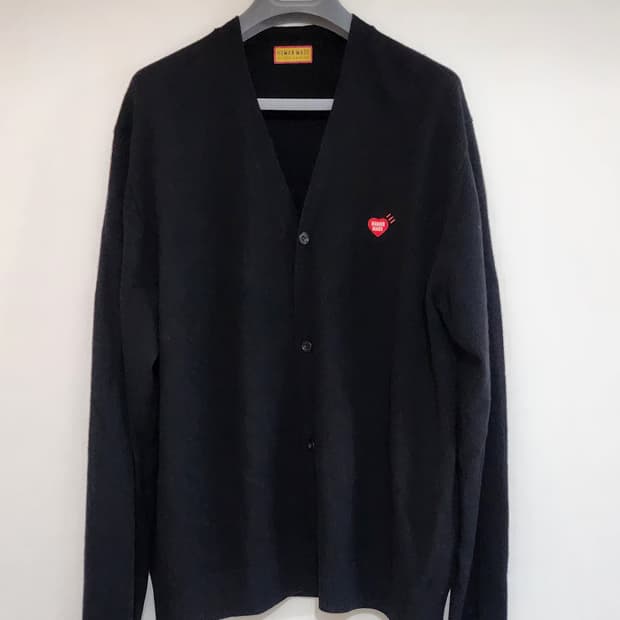 휴먼메이드 하트 뱃지 울 니트 카디건 블랙