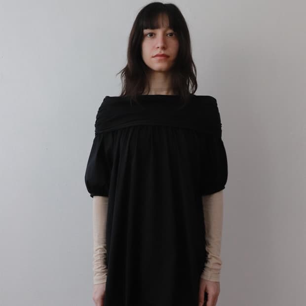 BACK RIBBON TOP - BLACK 
