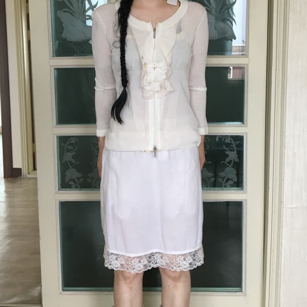 Ruffle point knit zip up