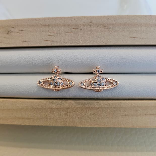 비비안웨스트우드 업사이클링 로즈골드 미니 귀걸이