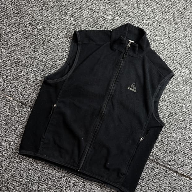 나이키 acg 올드스쿨 폴라텍 플리스 베스트 2235