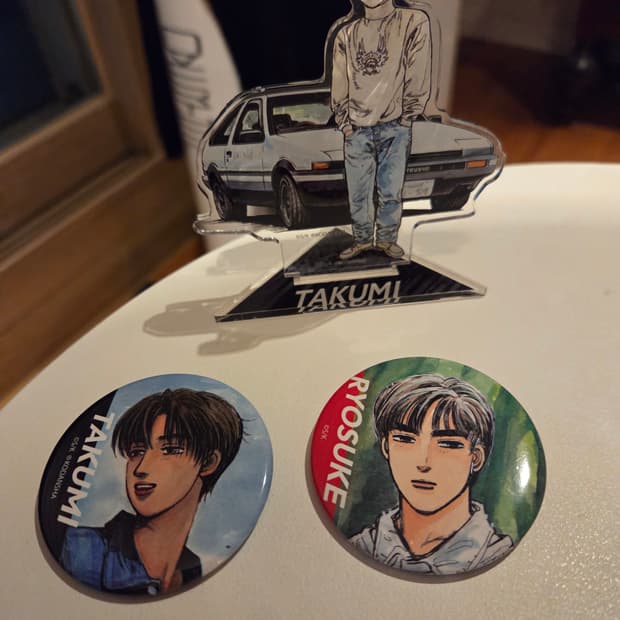 이니셜 D 후지와라 타쿠미 타카하시 료스케 아크릴 스탠드 캔뱃지 핀버튼 