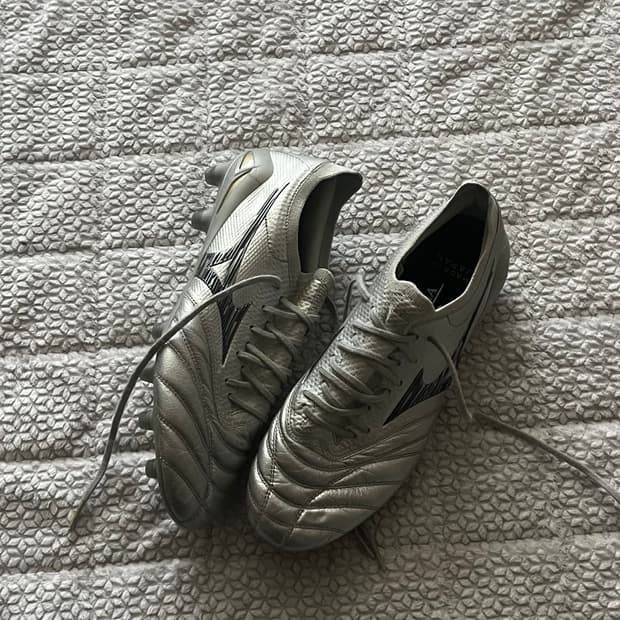 미즈노 모렐리아 네오 4 베타 JAPAN 축구화