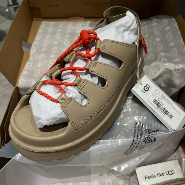 UGG 골든글로우 스토퍼샌들 판매합니다