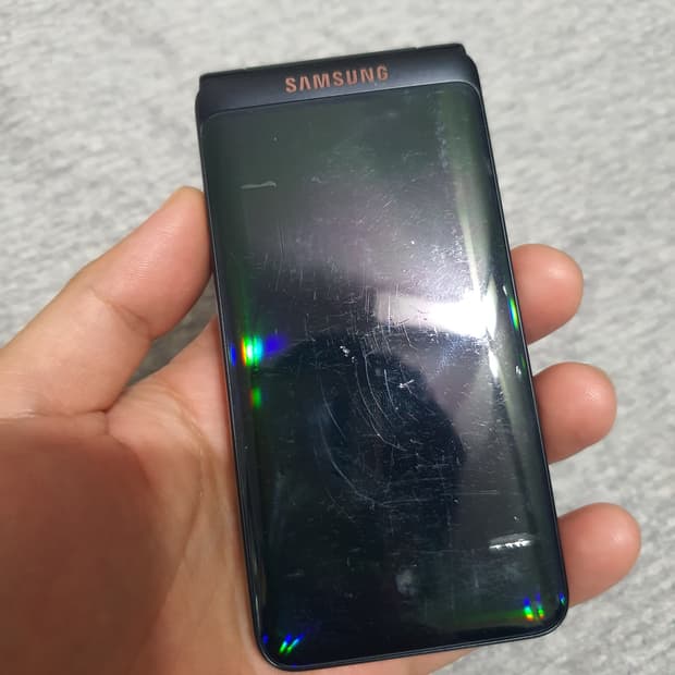 삼성 갤럭시폴더2 sm-g160n 32기가