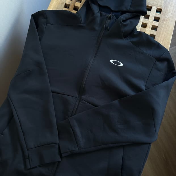 오클리 테크니컬 후드자켓