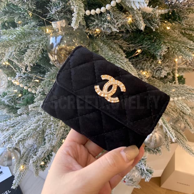 샤넬뷰티 벨벳 카드지갑 블랙 풀박스