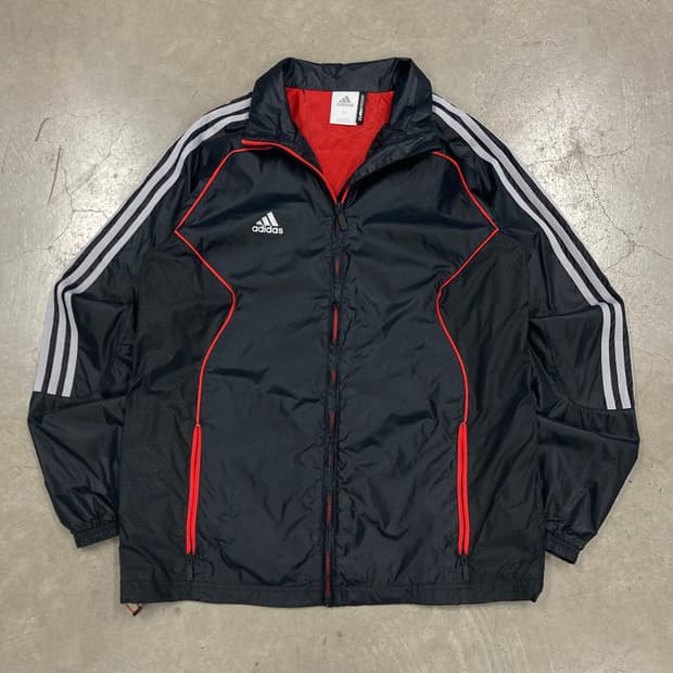 아디다스 블랙 컬러 스몰 로고 바람막이