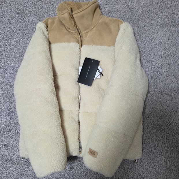 어그UGG 푸퍼패딩자켓 M사이즈