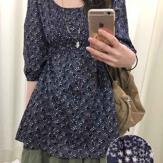 hagumi floral blouse