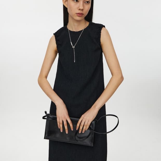 Youth 유스 블랙 슬리브리스 원피스