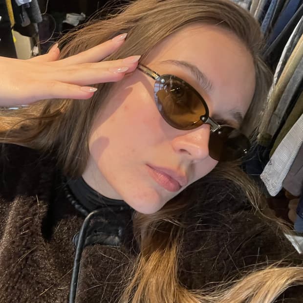 Prada SPR10B 90's캣아이 선글라스