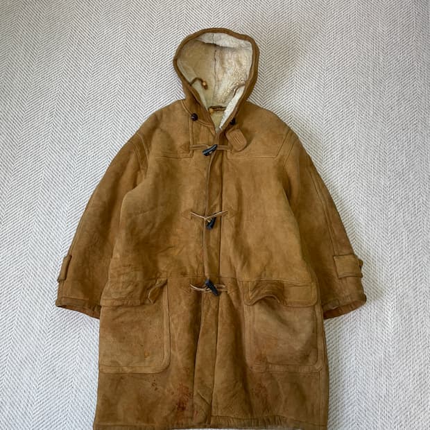 리얼 스웨이드 무톤 셰퍼드 후드 토글 코트 