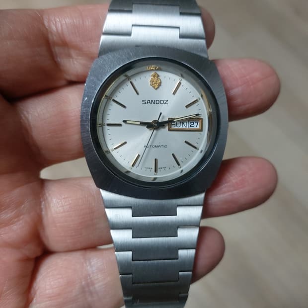 산도스 브랜드의 오토매틱 시계
