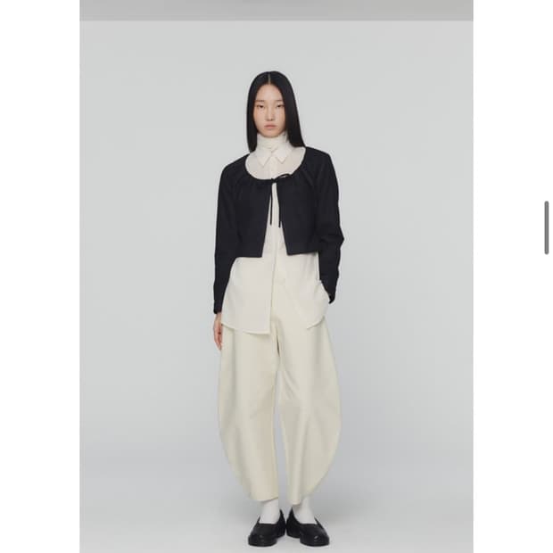 아모멘토 커브드레그팬츠