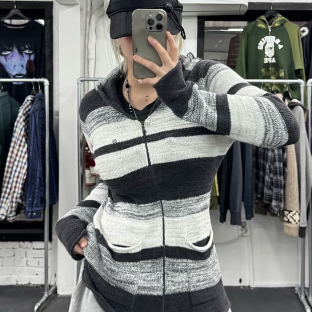 히스테릭 글래머 스컬 니트 후드집업