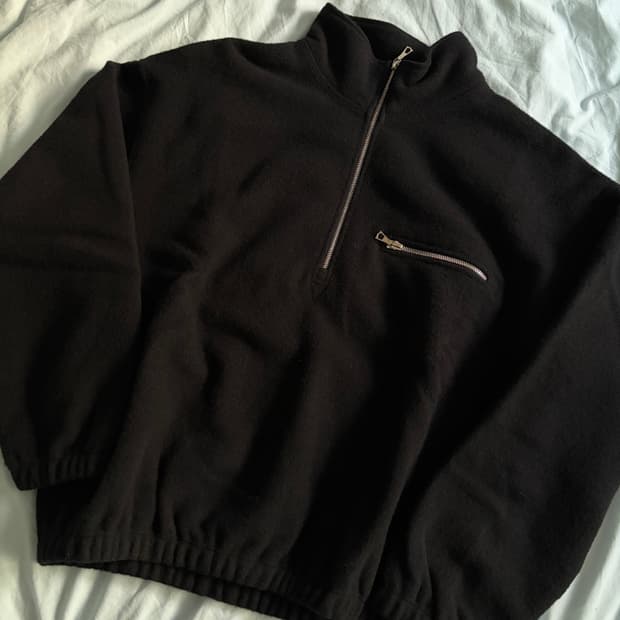 리에르 플리스 하프집업 블랙