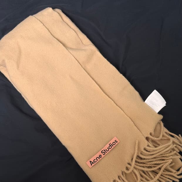 아크네 스튜디오 울 머플러 목도리