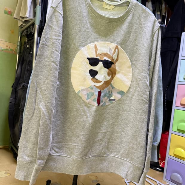 비욘드 클로젯 맨투맨 100사이즈