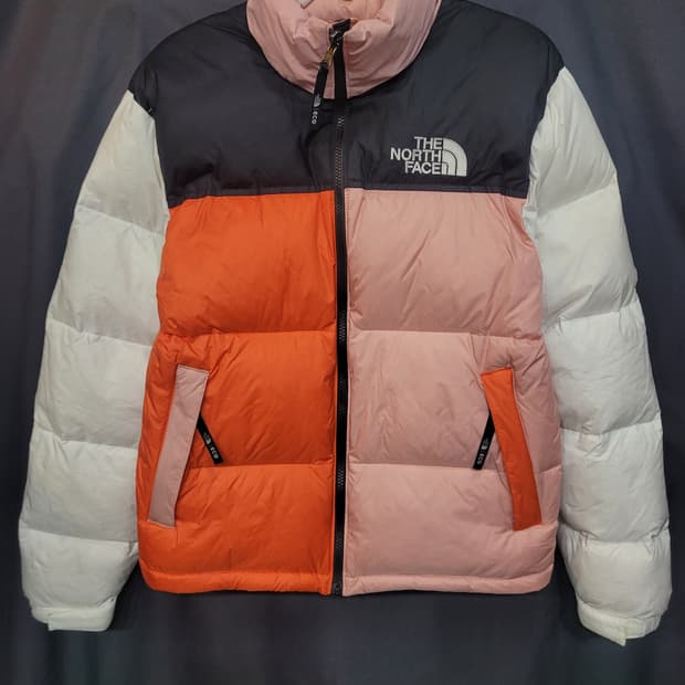 노스페이스 1996 컬러블록 눕시 자켓 캔디 핑크
패딩