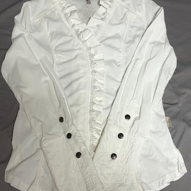 Ozz on Rozen Kavalier shirts