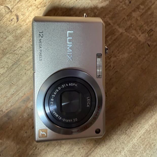 파나소닉 루믹스 DMC-FX100
