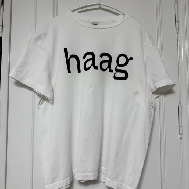 haag 헤이그 birthday 반팔 티셔츠 화이트