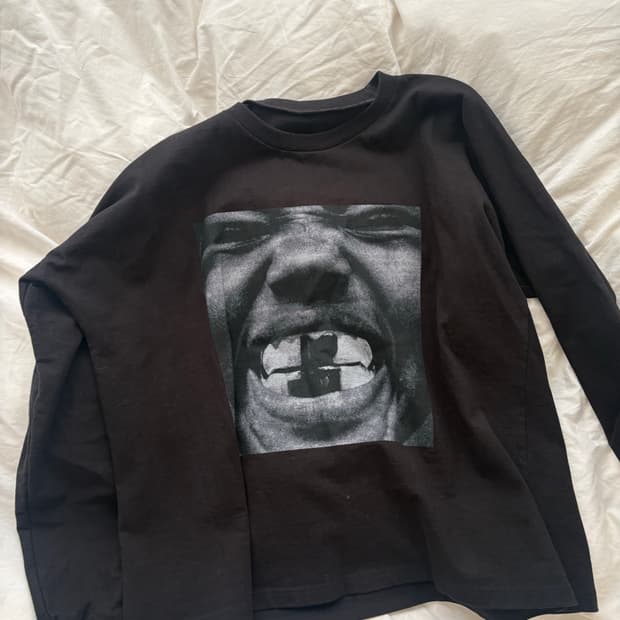 칸예 이지 불리 머천 롱슬리브 2