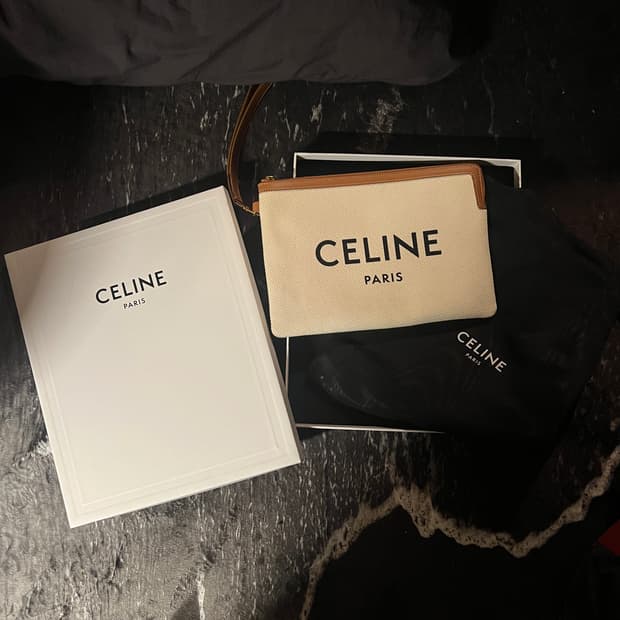 셀린느 CELINE 로고 캔버스 스트랩 클러치